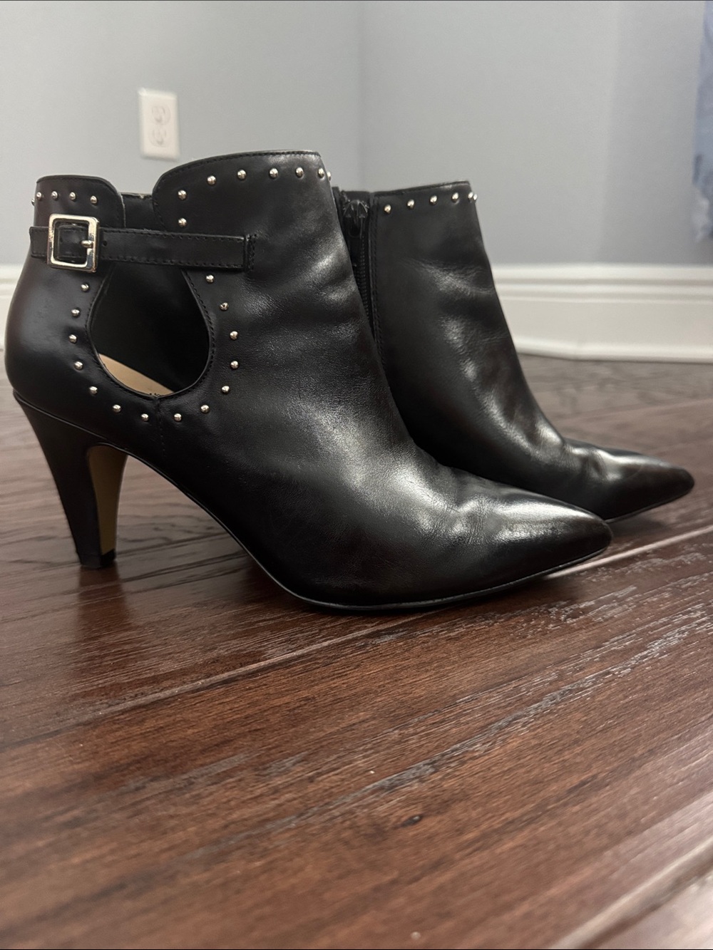 Bella Vita Black Pointed-Toe Studded Cutout Ankle Boots